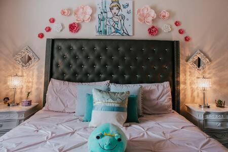 Family House With Amazing Themed *